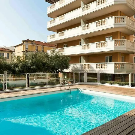 Adagio Access Magnan Apart-hotel Nice