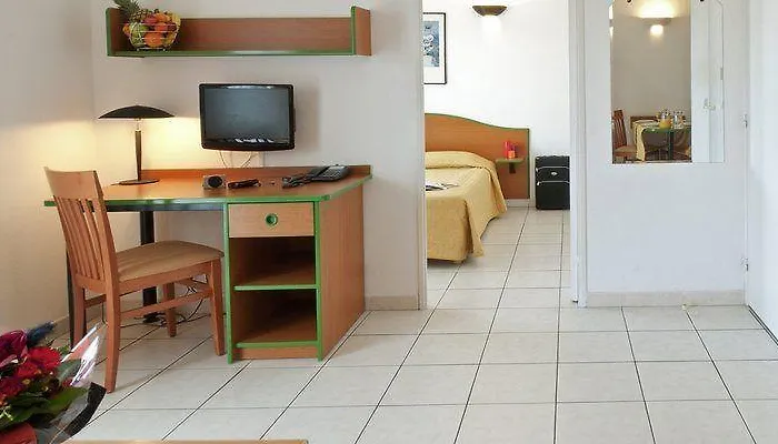 Adagio Access Magnan