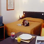 Aparthotel Adagio Access Magnan 2*