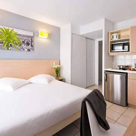 Aparthotel Adagio Access Magnan 2*