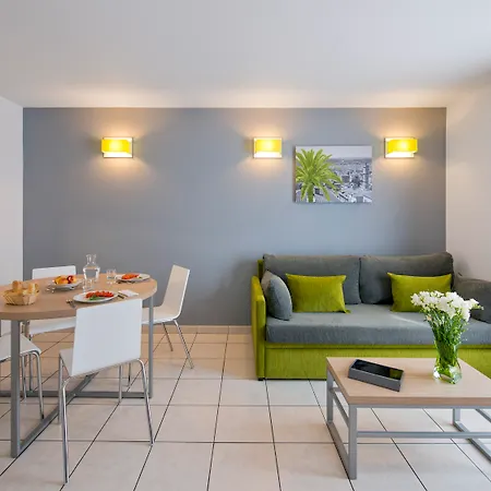 Adagio Access Magnan Aparthotel 2*