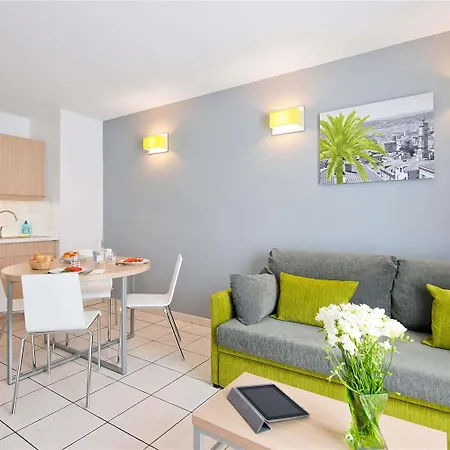 Adagio Access Magnan 2* Nice