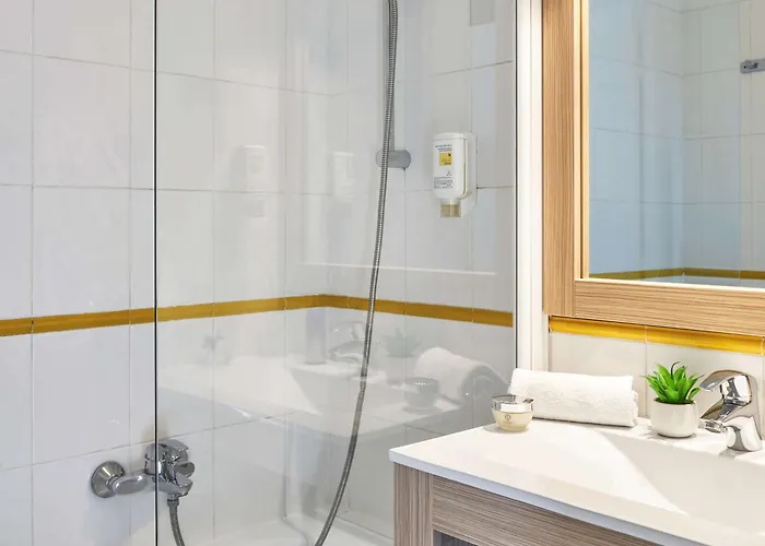 Aparthotel Adagio Access Magnan 2*