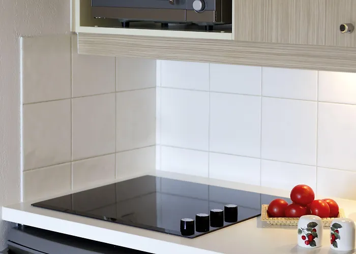 Adagio Access Magnan Aparthotel 2*