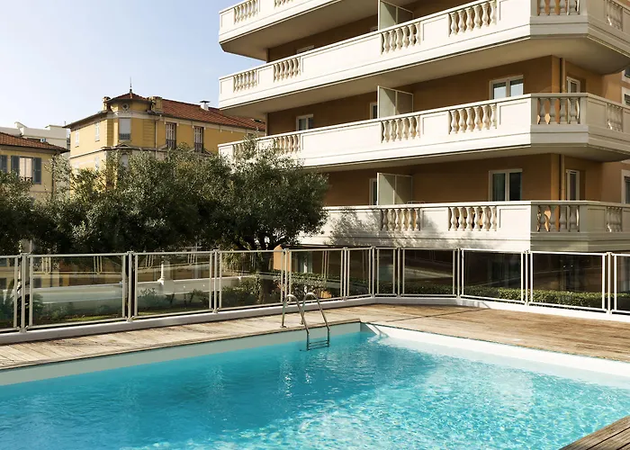 Hotel apartamentowy Adagio Access Magnan 2*