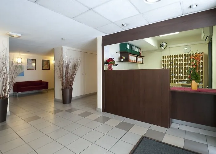 Adagio Access Magnan 2* Nice