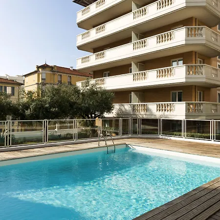 Apartahotel Adagio Access Magnan 2*